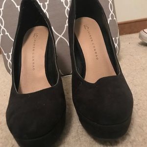 Lauren Conrad black pumps